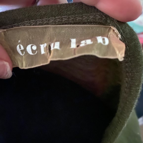 Ecru Lab Women's Olive Green Lace-Up Long Sleeve Top sz M - Picture 6 of 8